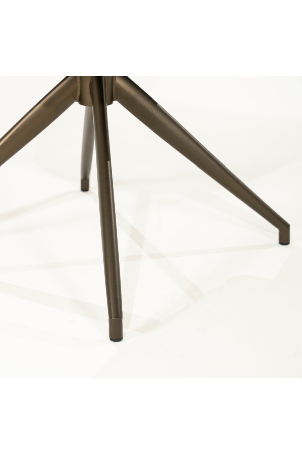 Open-Back Swivel Chair | Eleonora Hailey | Oroa.com