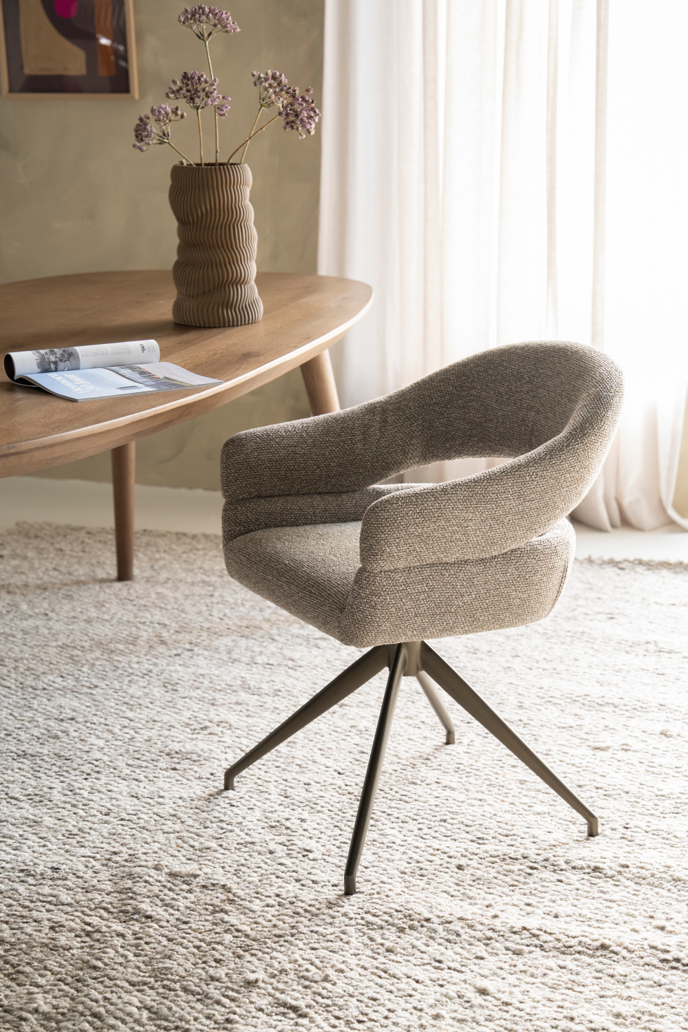 Open-Back Swivel Chair | Oroa.com
