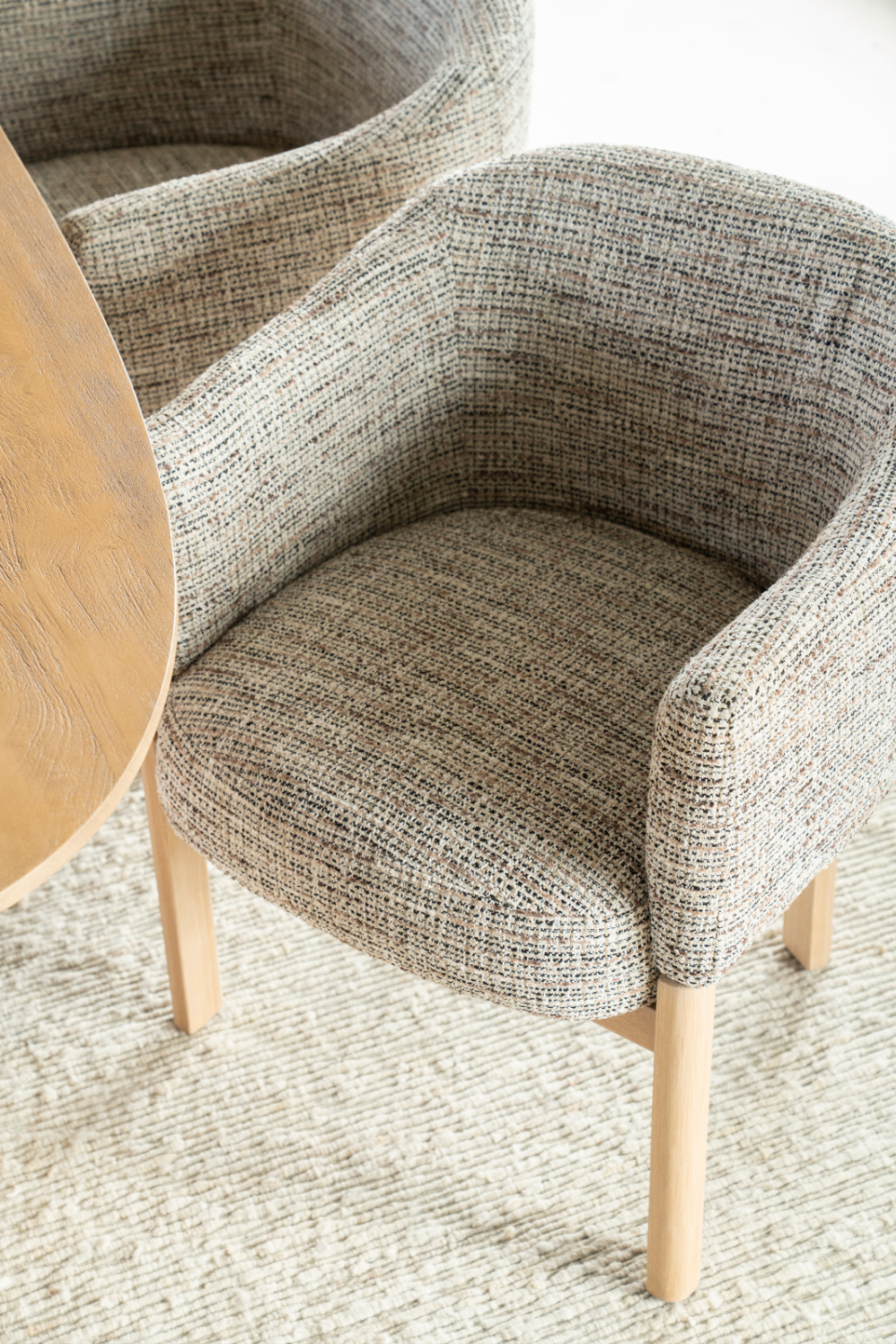 Curved Lounge Chair | Eleonora Micha | Oroa.com