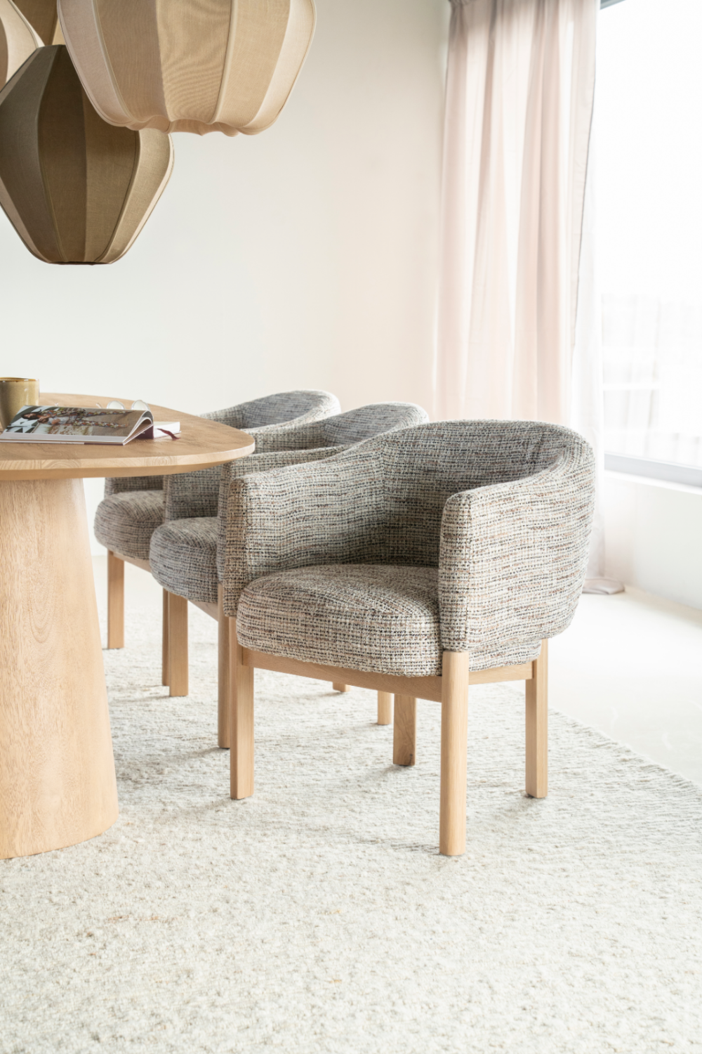 Curved Lounge Chair | Eleonora Micha | Oroa.com