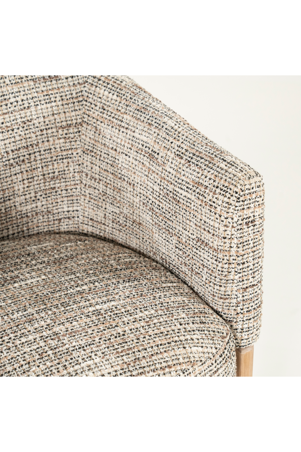 Curved Lounge Chair | Eleonora Micha | Oroa.com