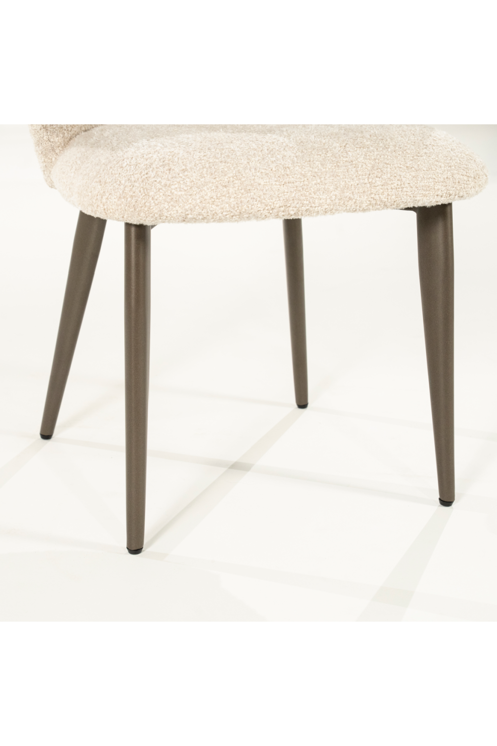 Curved Back Upholstered Dining Chair | Eleonora Mateo | Oroa.com