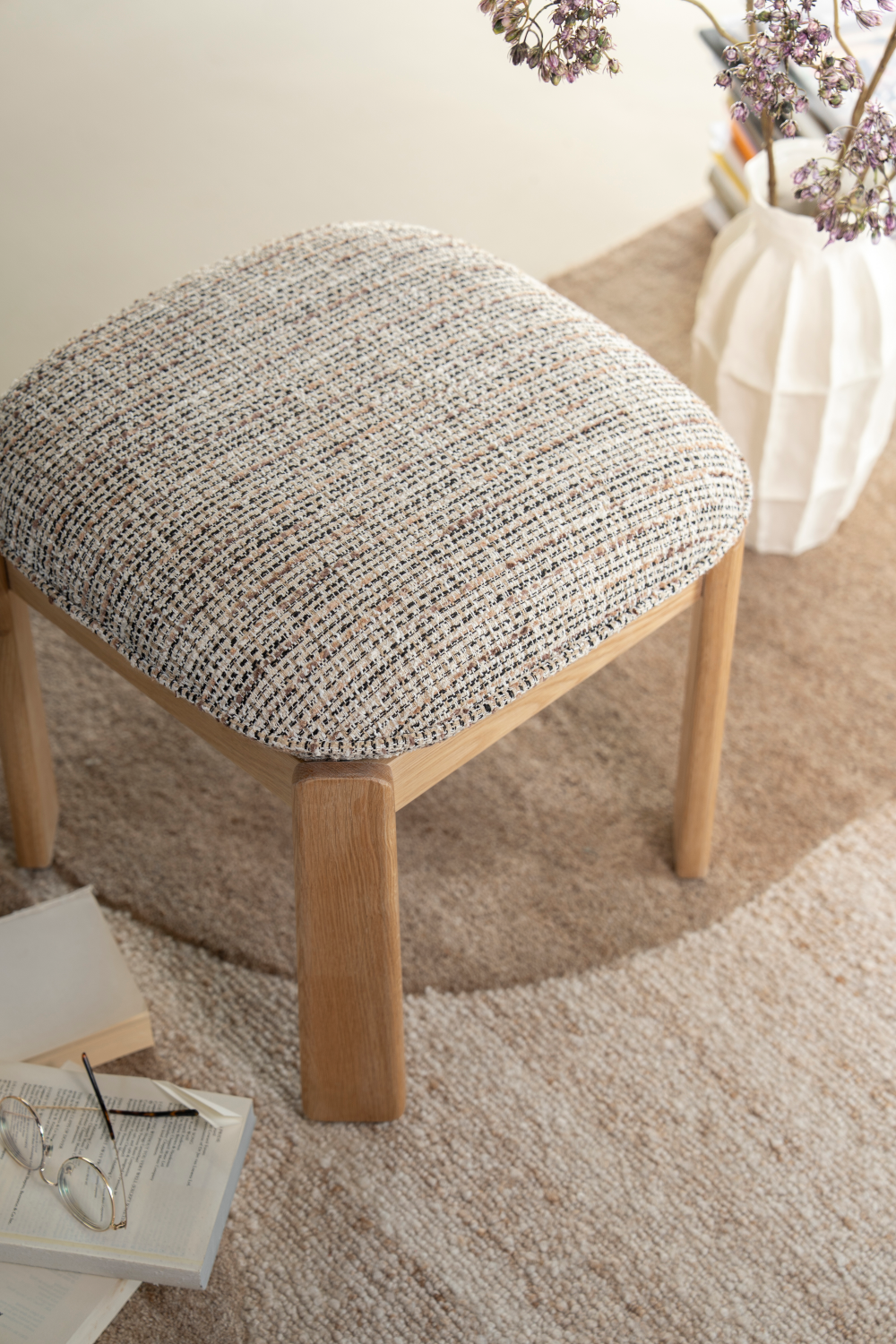 Cushioned Oak Stool | Oroa.com