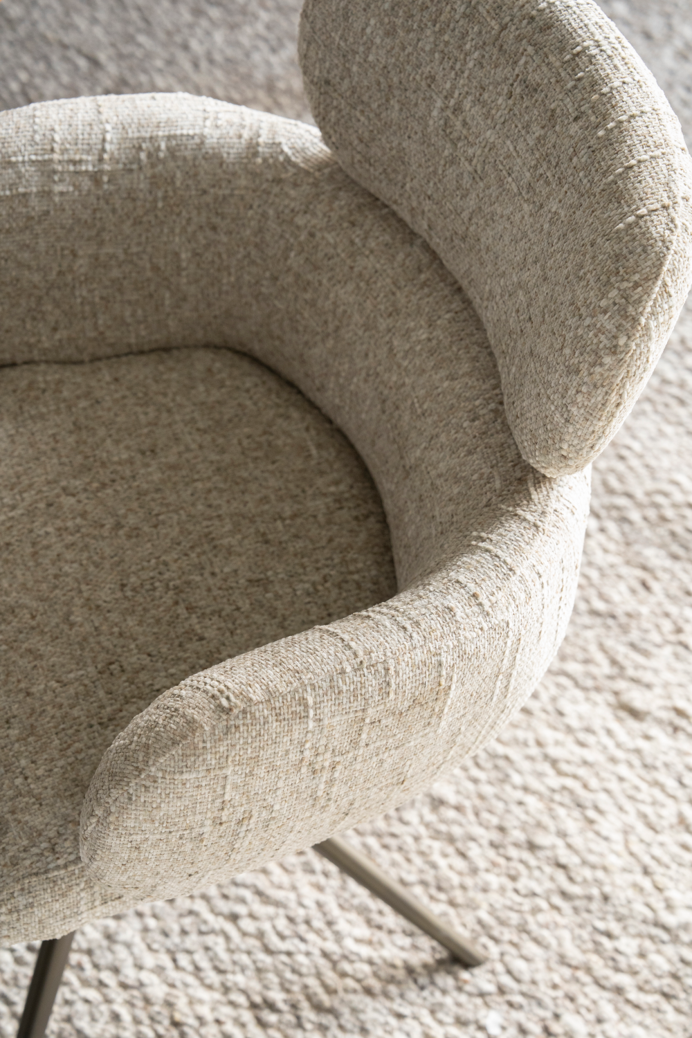 Modern Swivel Amchair | Oroa.com