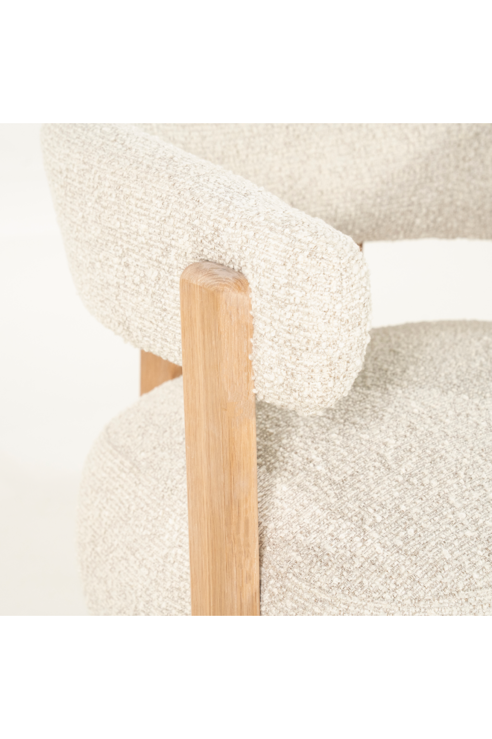 Curved Back Lounge Armchair | Eleonora Lola | Oroa.com