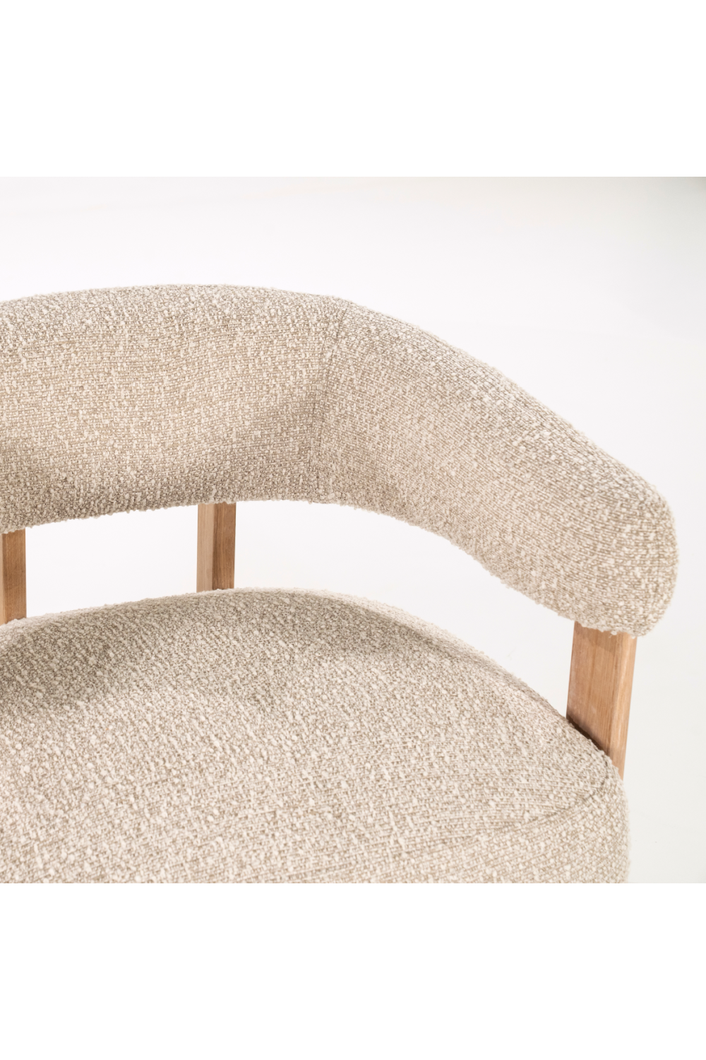 Curved Back Lounge Armchair | Oroa.com