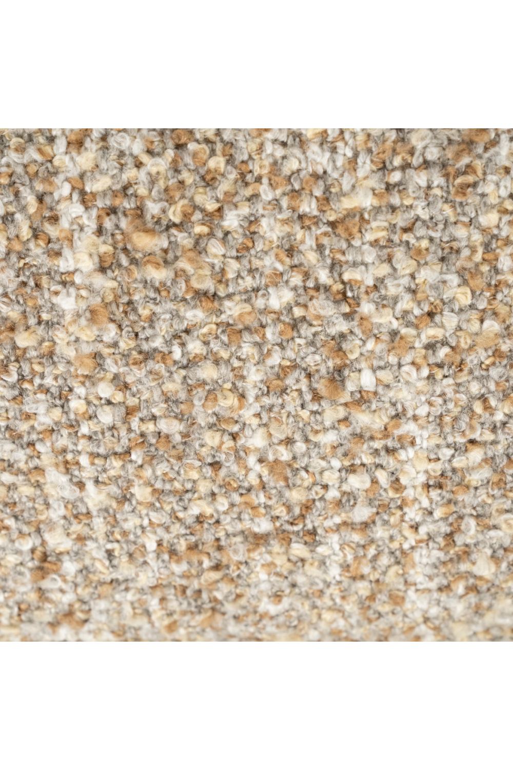 Cushioned Minimalist Lounge Chair | Eleonora Reza | Oroa.com