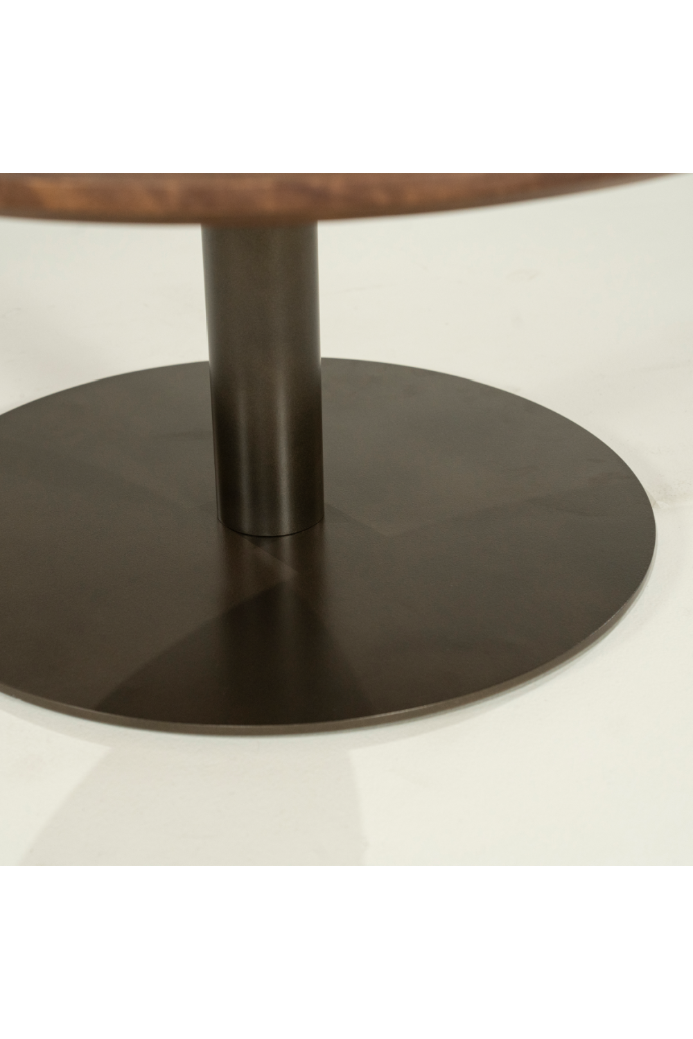 Pedestal Mango Wood Coffee Table | Oroa.com