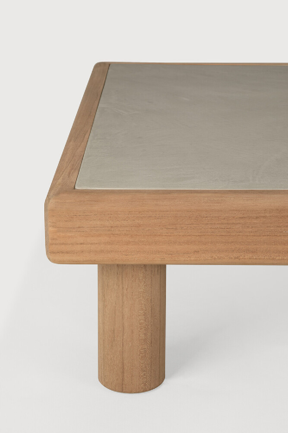 Concrete Outdoor Coffee Table | Ethnicraft Monocle | Oroatrade.com