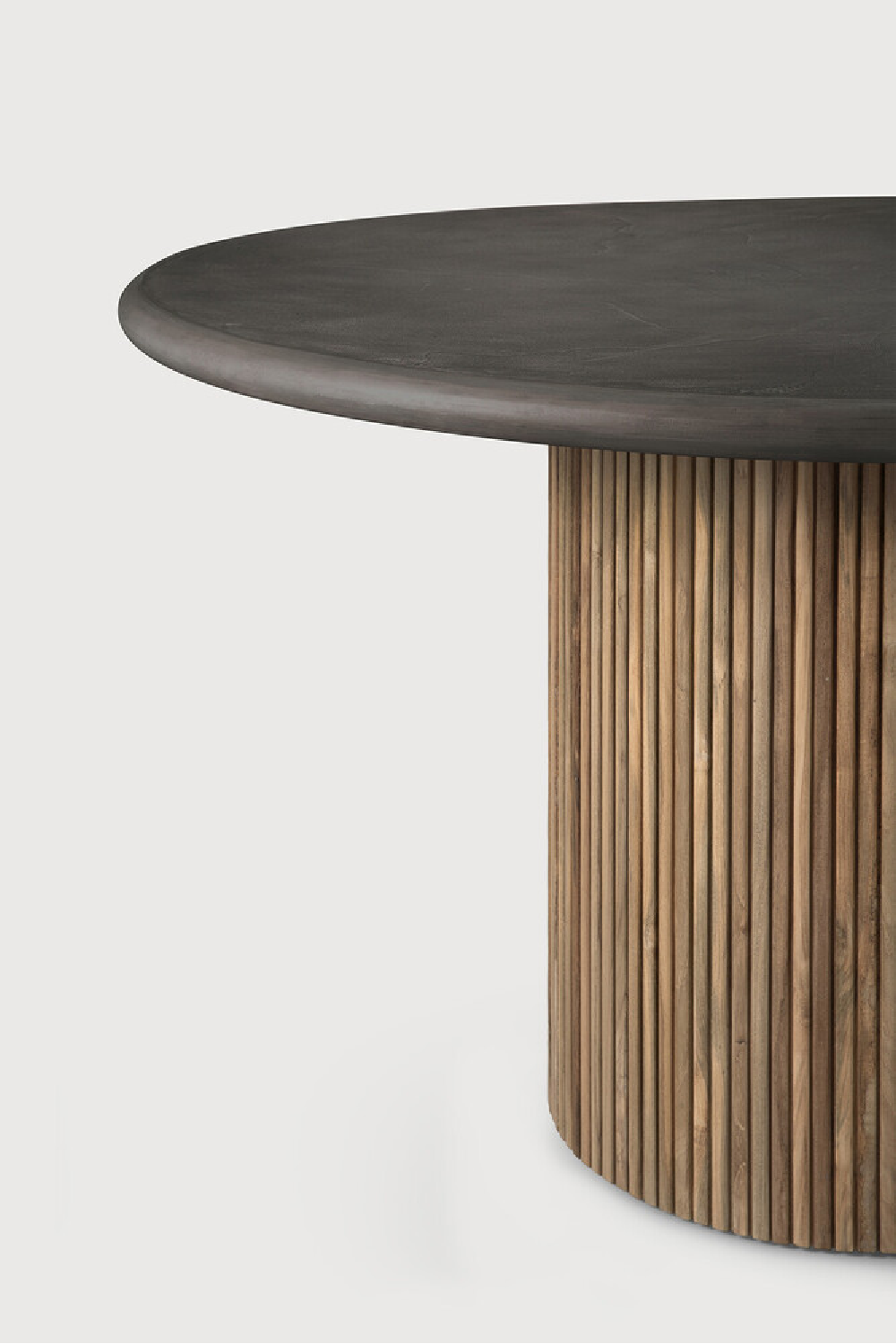 Gray Concrete Outdoor Dining Table | Ethnicraft Roller Max | Oroa.com