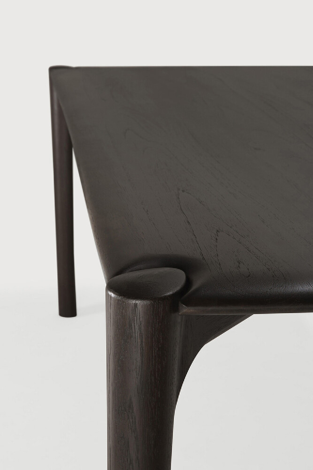 Varnished Teak Dining Table | Ethnicraft PI | Oroa.com