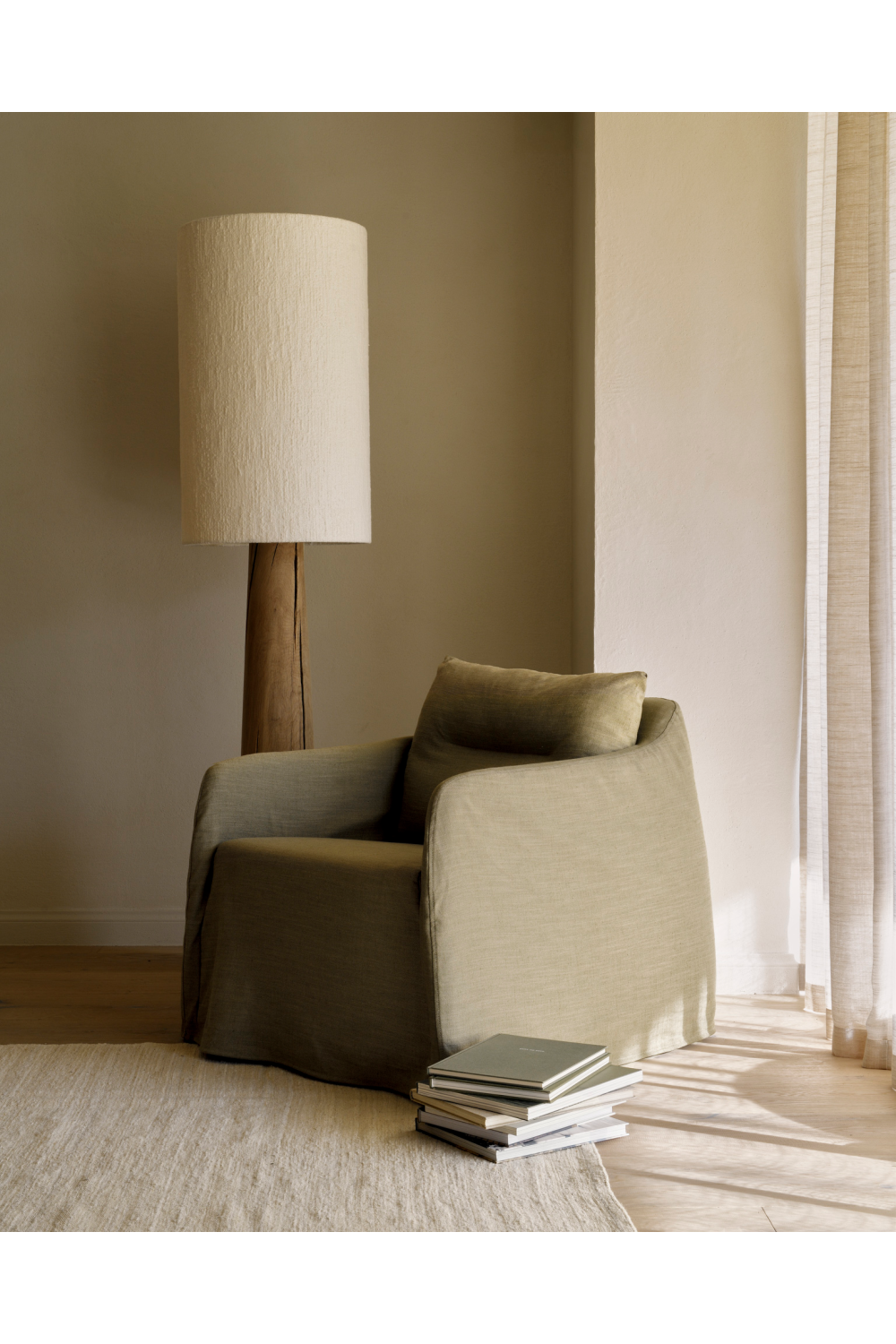 Linen Lounge Chair | Oroa.com