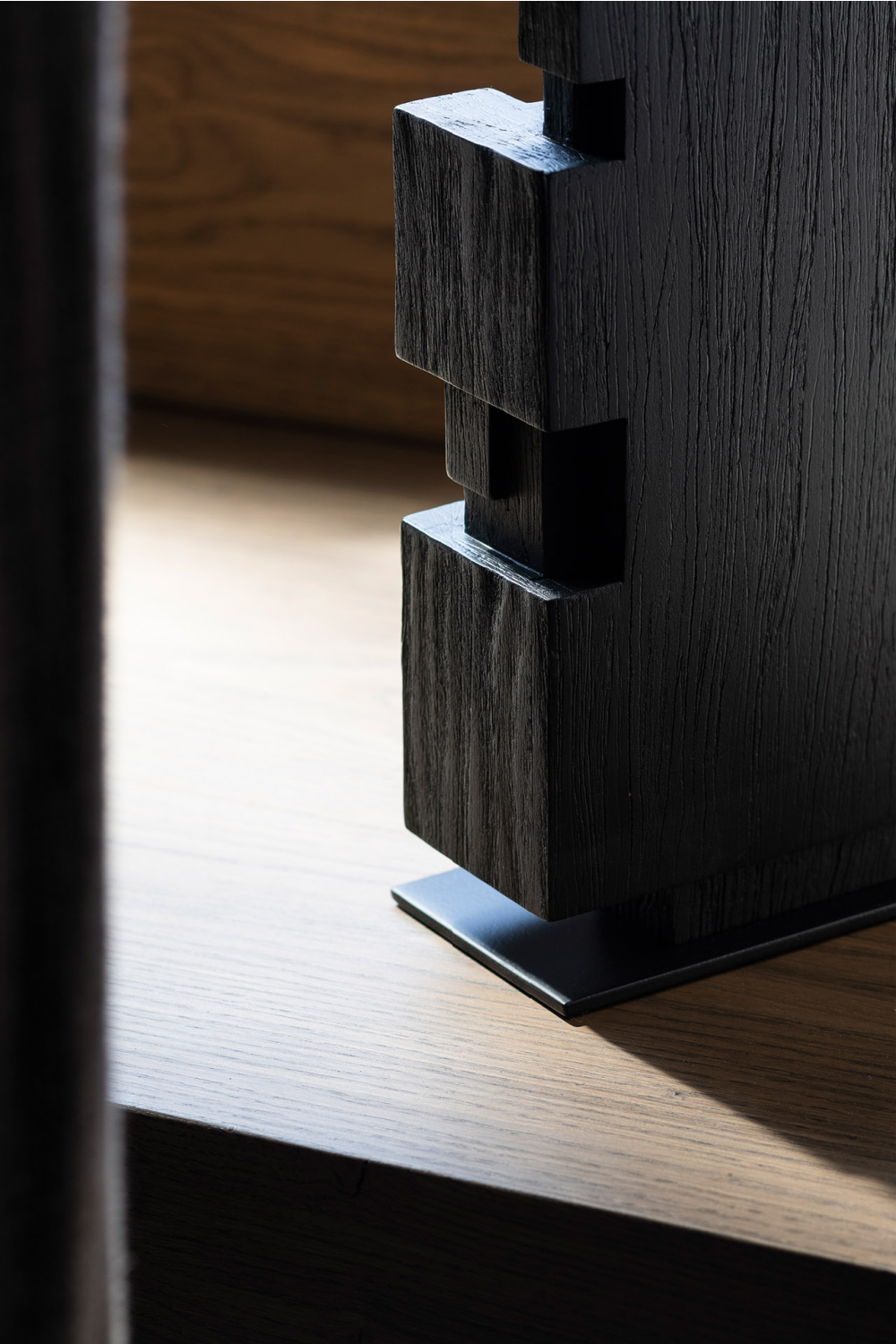 Black Teak Abstract Sculpture | Ethnicraft Stele | Oroa.com