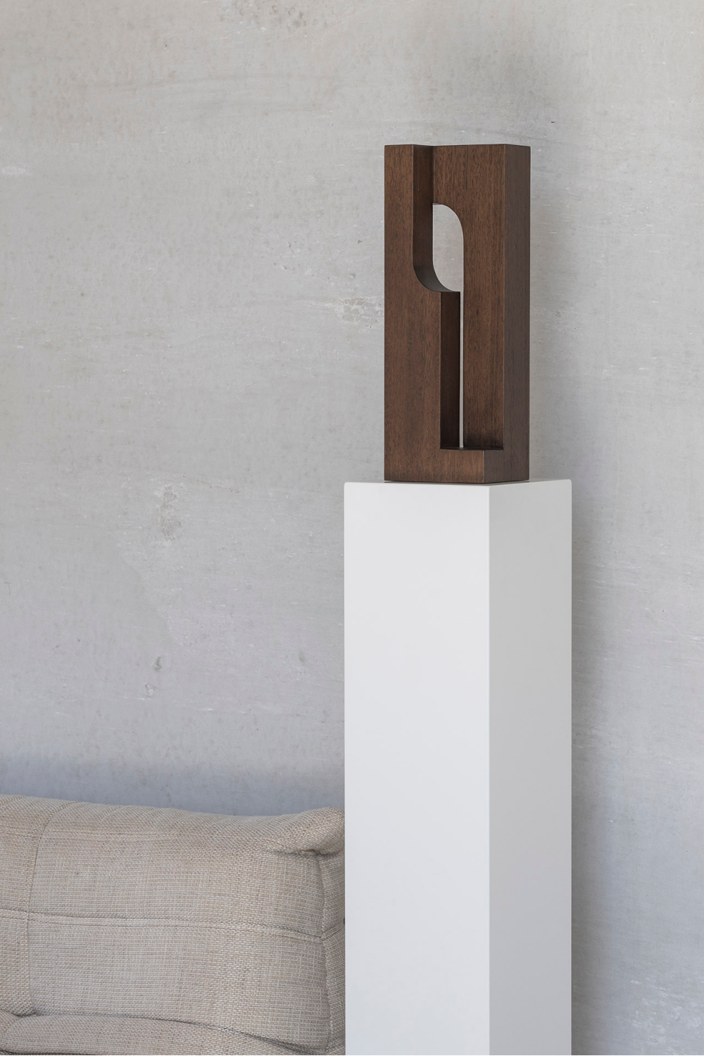 Mahogany Geometric Sculpture | Ethnicraft Kolom | Oroa.com