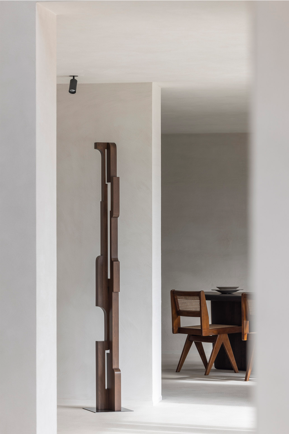 Geometrical Abstract Sculpture | Ethnicraft Zuil | Oroa.com