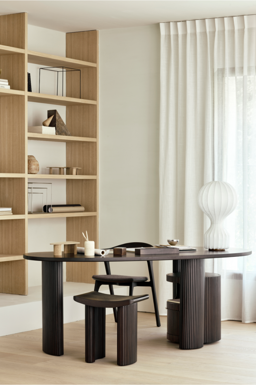 Pebble Top Curved Legs Desk | Ethnicraft Boomerang | Oroa.com