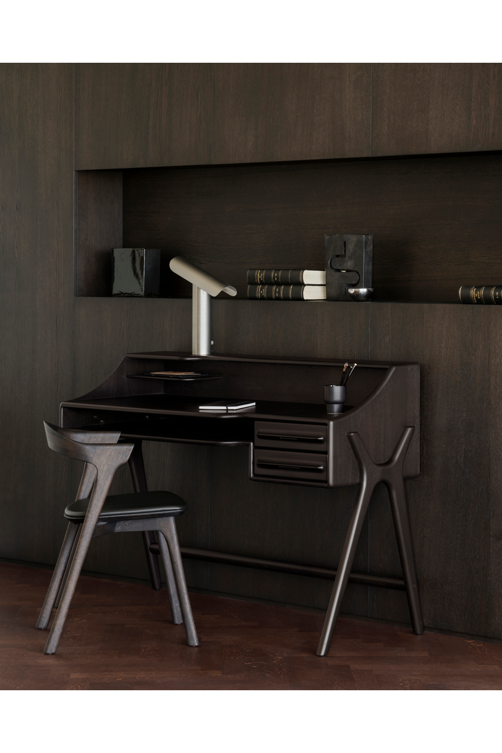 Varnished Mahogany Desk | Ethnicraft Flow | Oroa.com