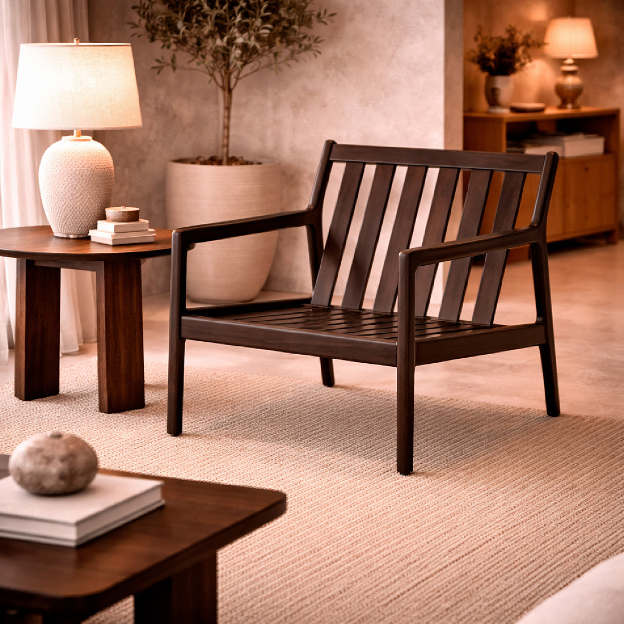 Brown Mahogany Lounge Chair | Oroa.com