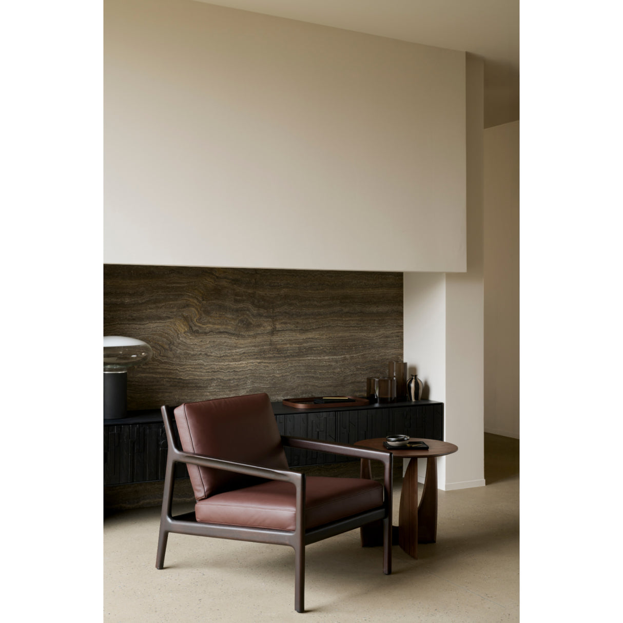 Brown Mahogany Lounge Chair | Oroa.com