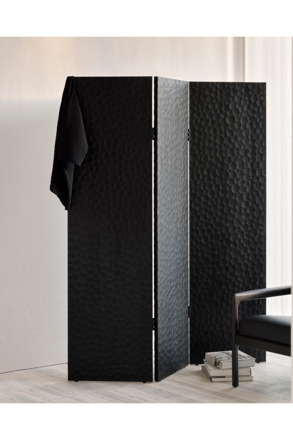Black Mahogany Room Divider | Ethnicraft Chopped | Oroatrade.comBlack Mahogany Room Divider | Ethnicraft Chopped | Oroa.com