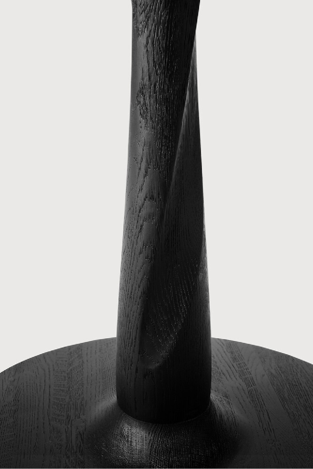 Solid Oak Pedestal Dining Table | Ethnicraft Torsion | Oroa.com