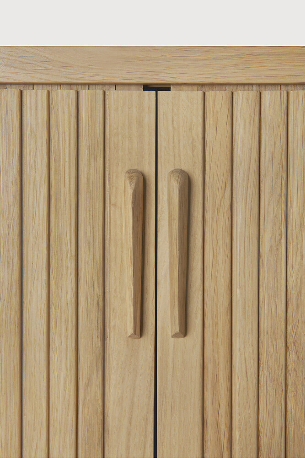 Sliding Door Oak Sideboard | Ethnicraft Roller Max | Oroa.com