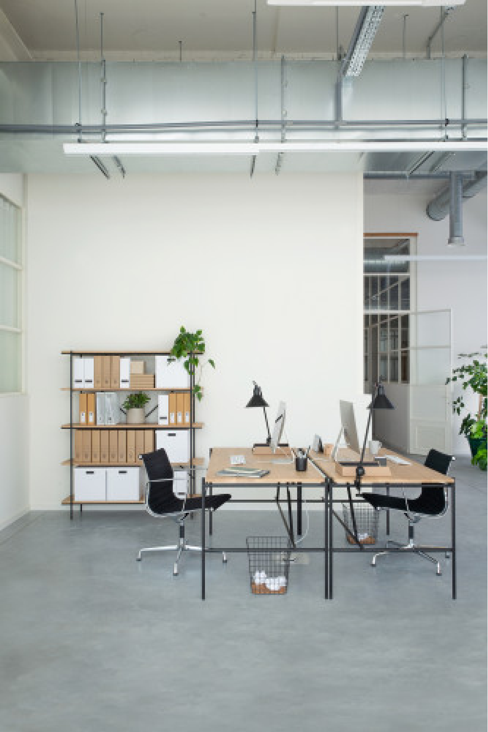 Solid Oak 5-Layer Bookcase | Ethnicraft Rise | OROA