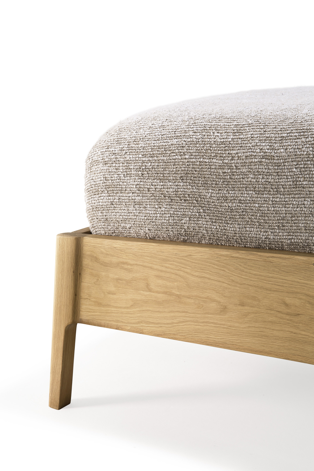 Oiled Oak Bed | Ethnicraft Air | Oroa.com