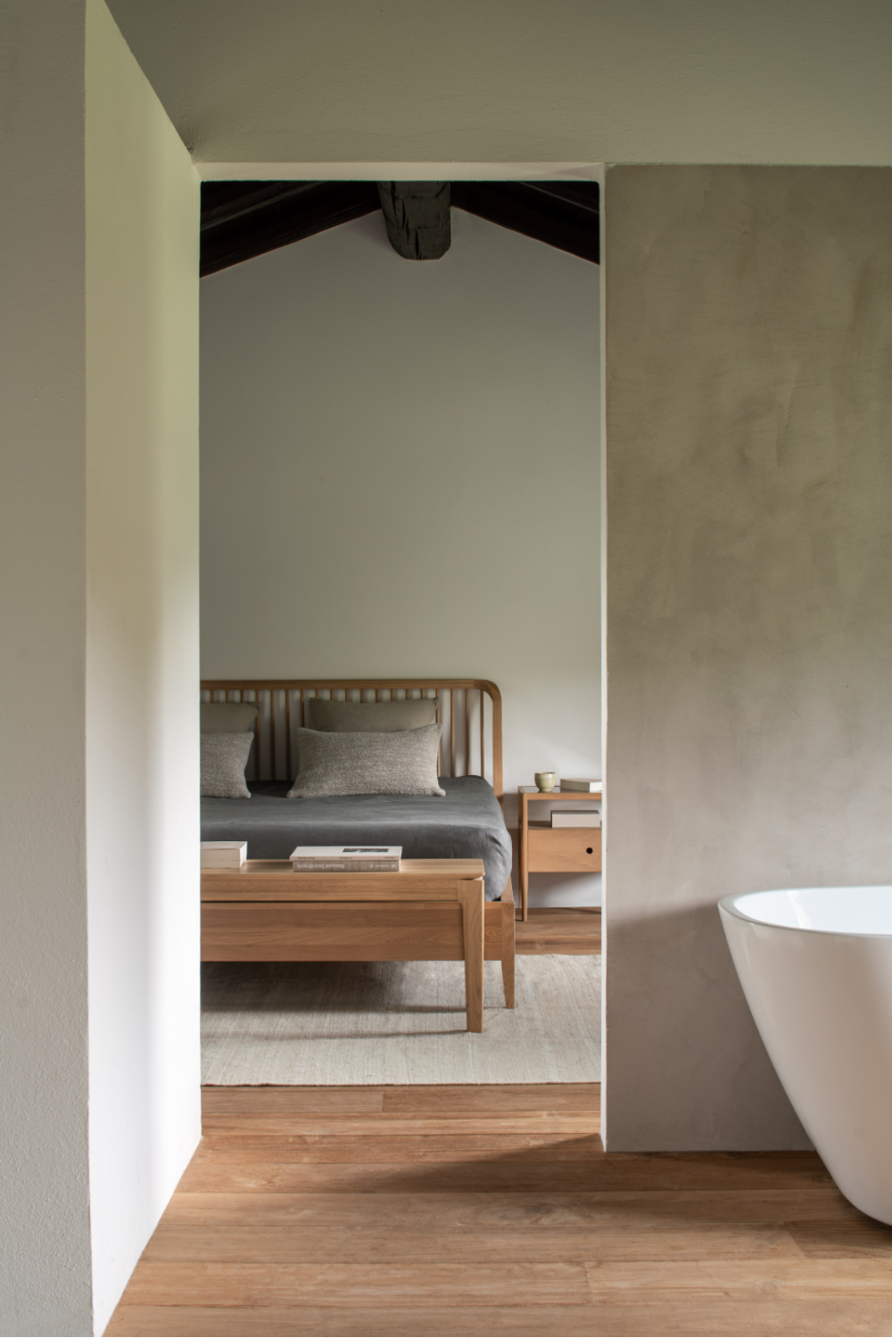 Natural Oak Bed | Oroa.com