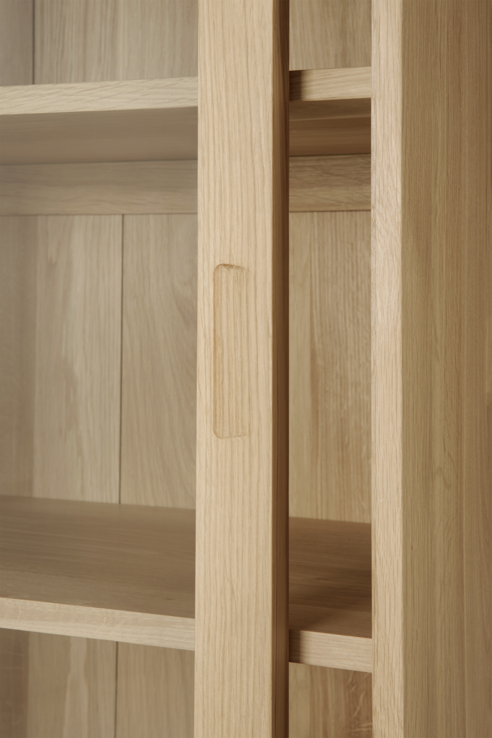 Oak Sliding Door Cabinet | Ethnicraft Wave