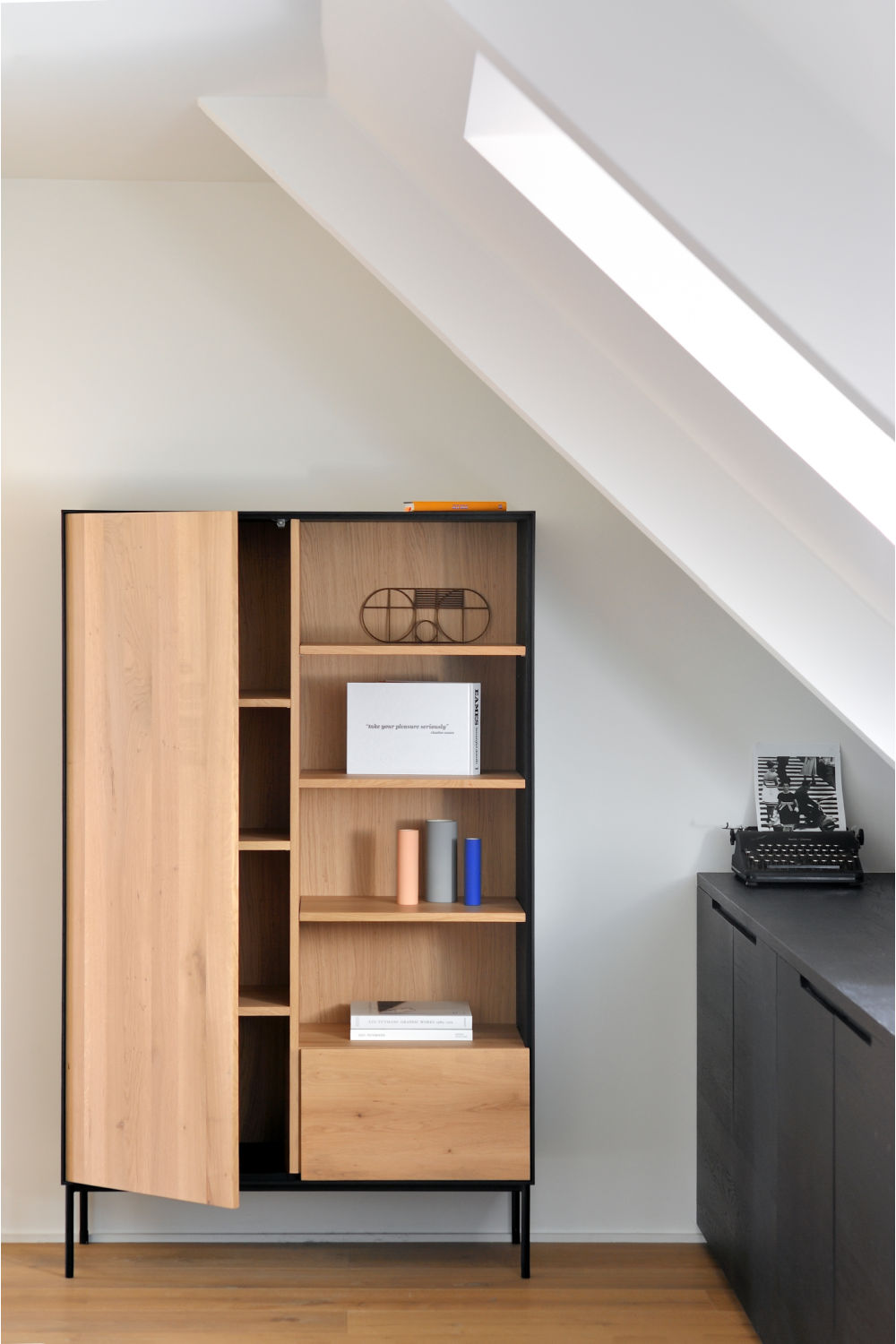 1-Door Oak Wood Cabinet | Ethnicraft Blackbird