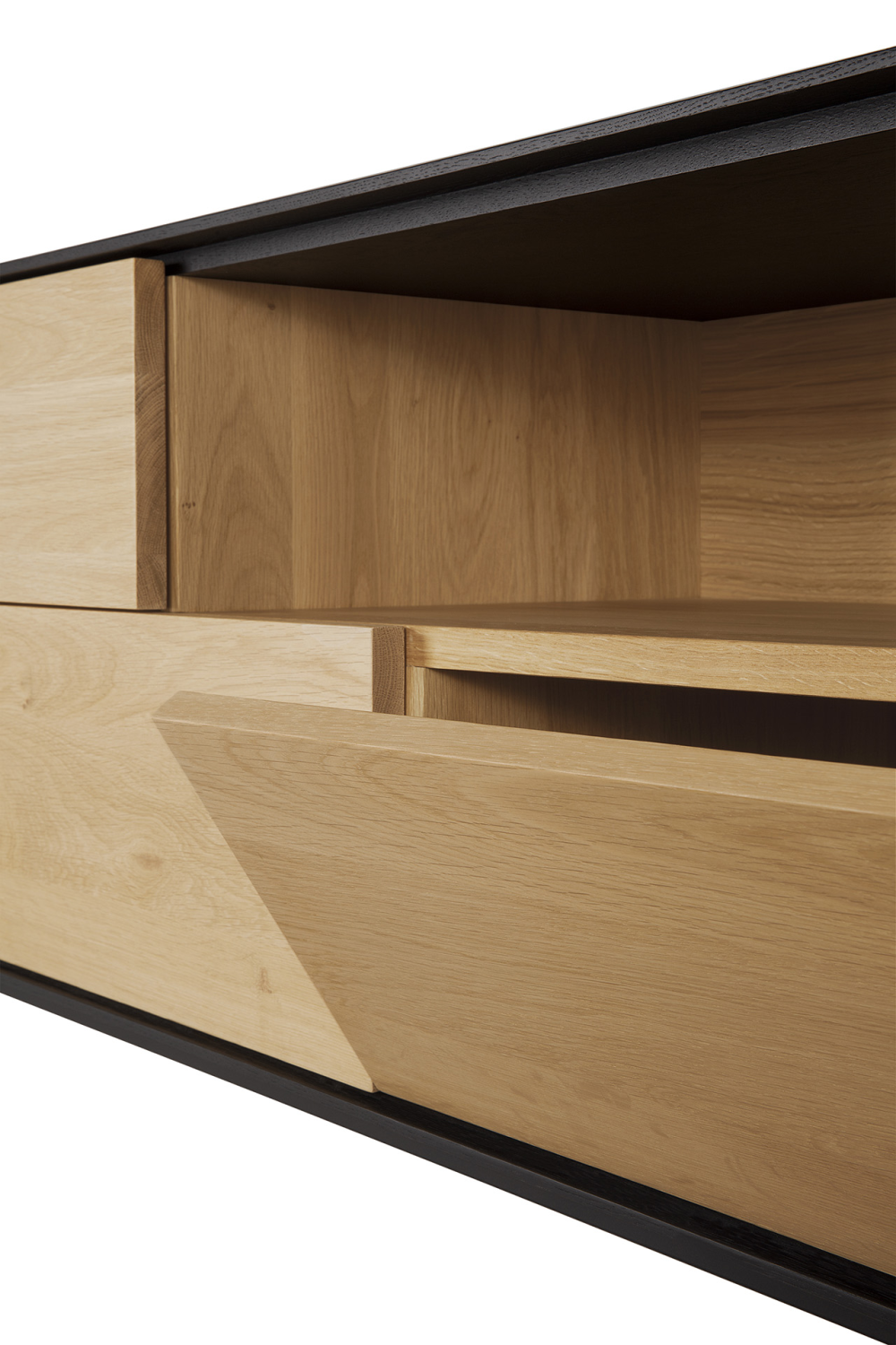 Varnished Oak Media Unit | Ethnicraft Blackbird