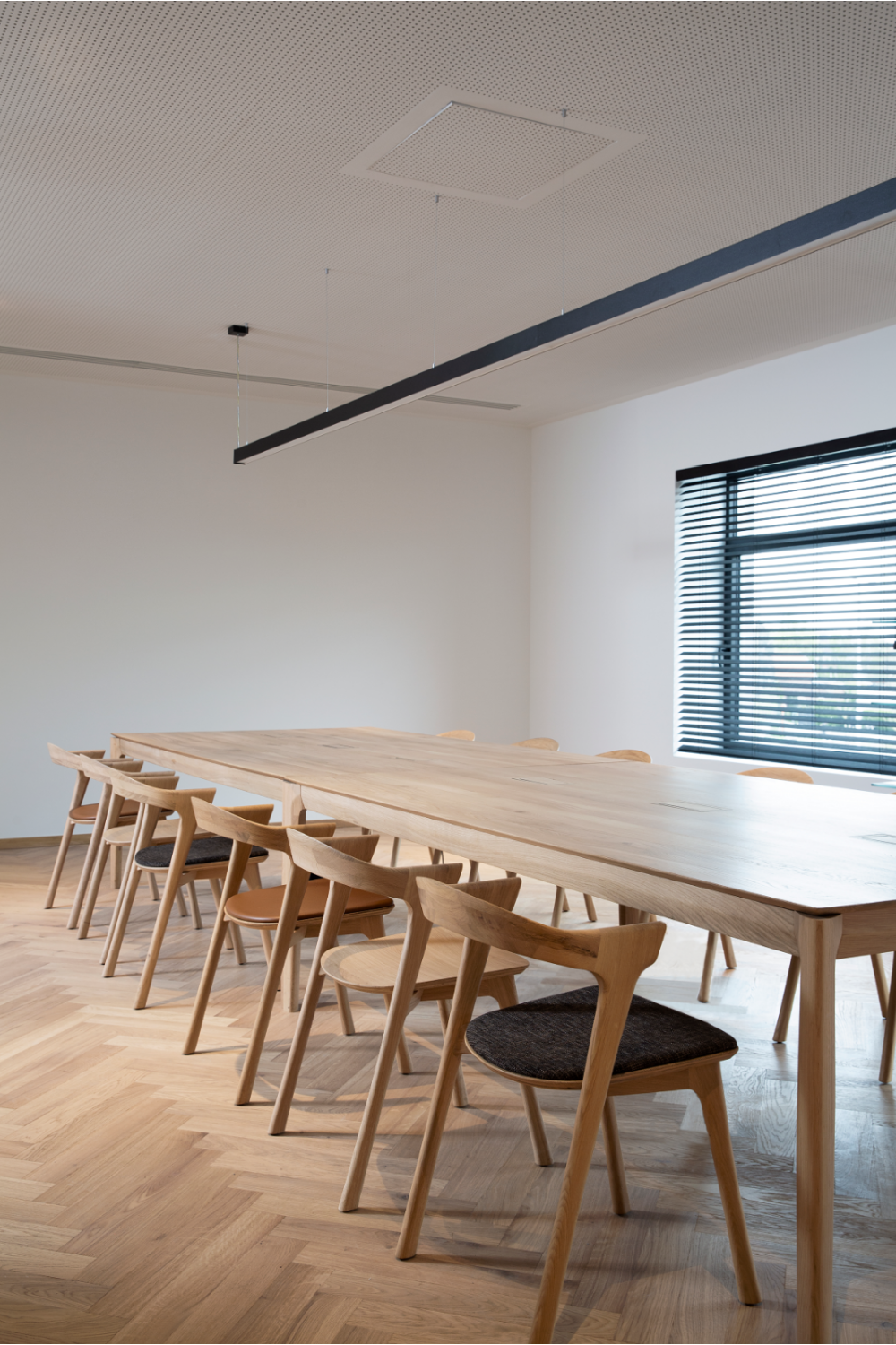 Cushioned Scandinavian Dining Chair | Ethnicraft Bok | Oroa.com