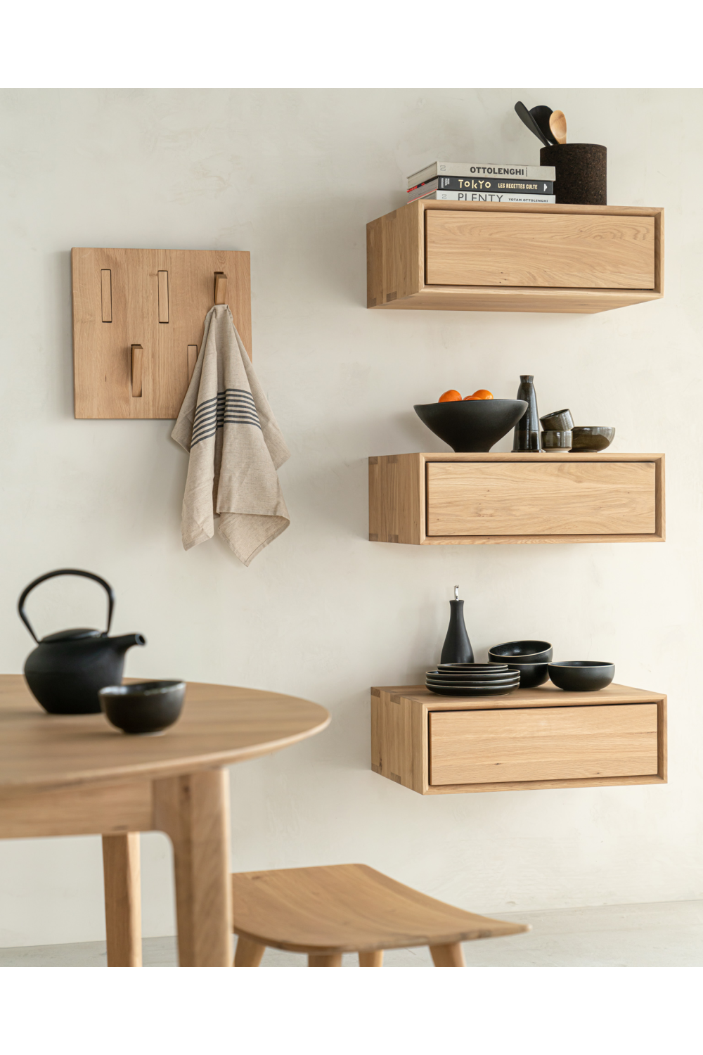 Solid Oak Wall Hanger | Ethnicraft Utilitile | Oroa.com
