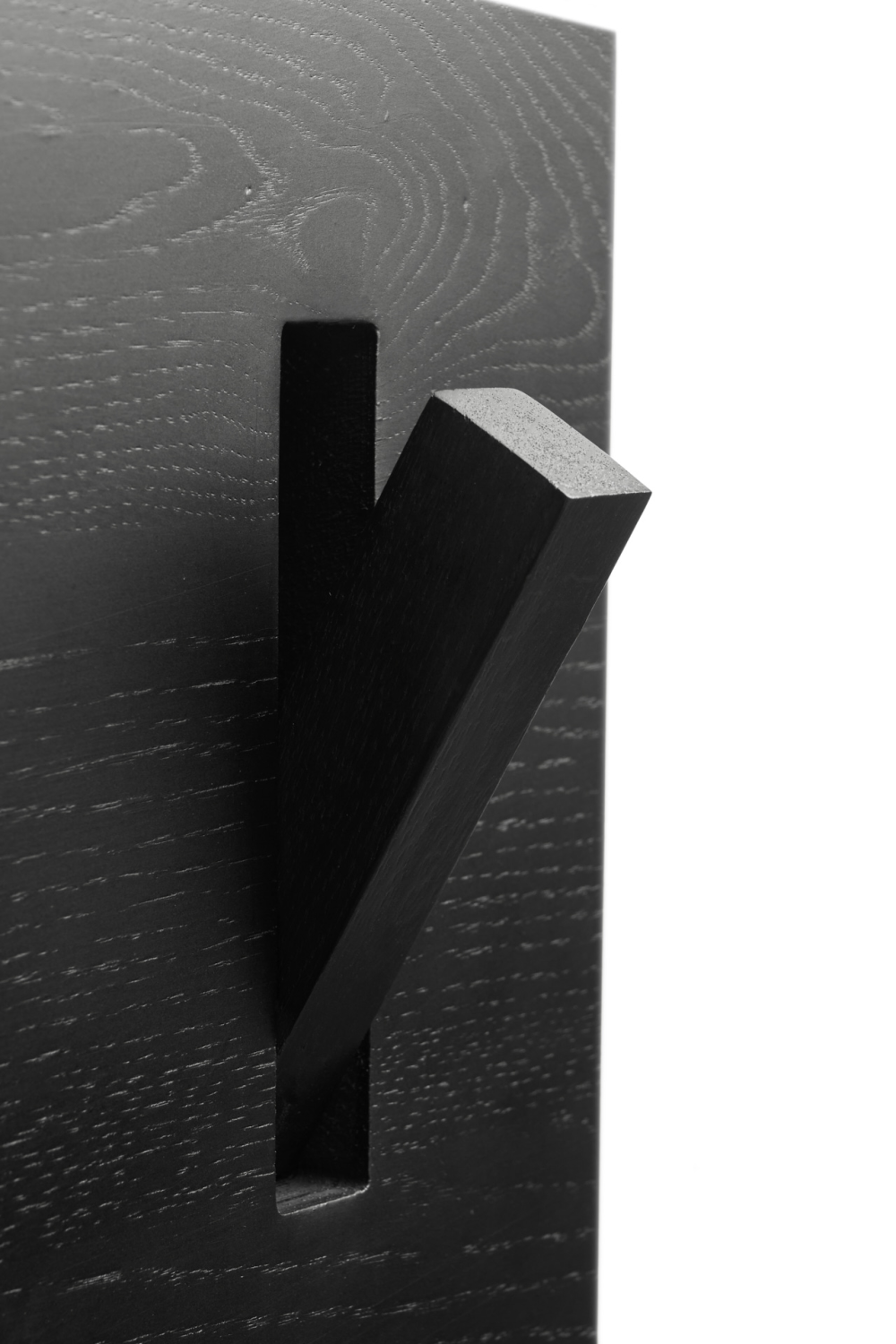 Black Solid Oak Wall Hanger | Ethnicraft Utilitile | Oroa.com