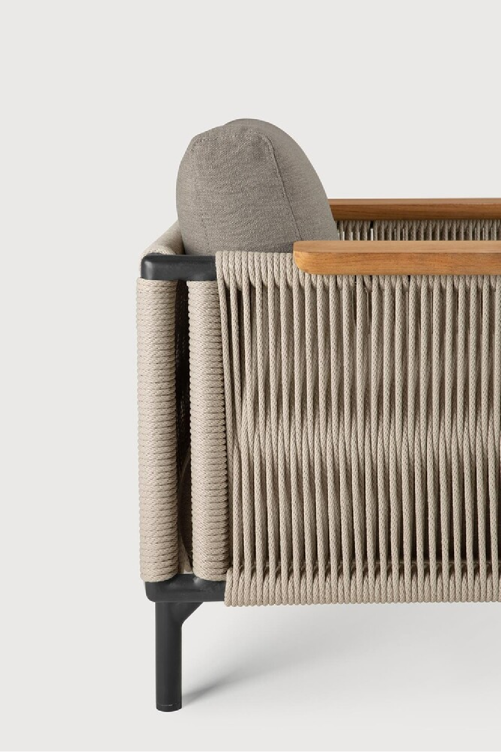 Woven Cord Outdoor Lounge Chair | Ethnicraft Corbey | Oroa.com
