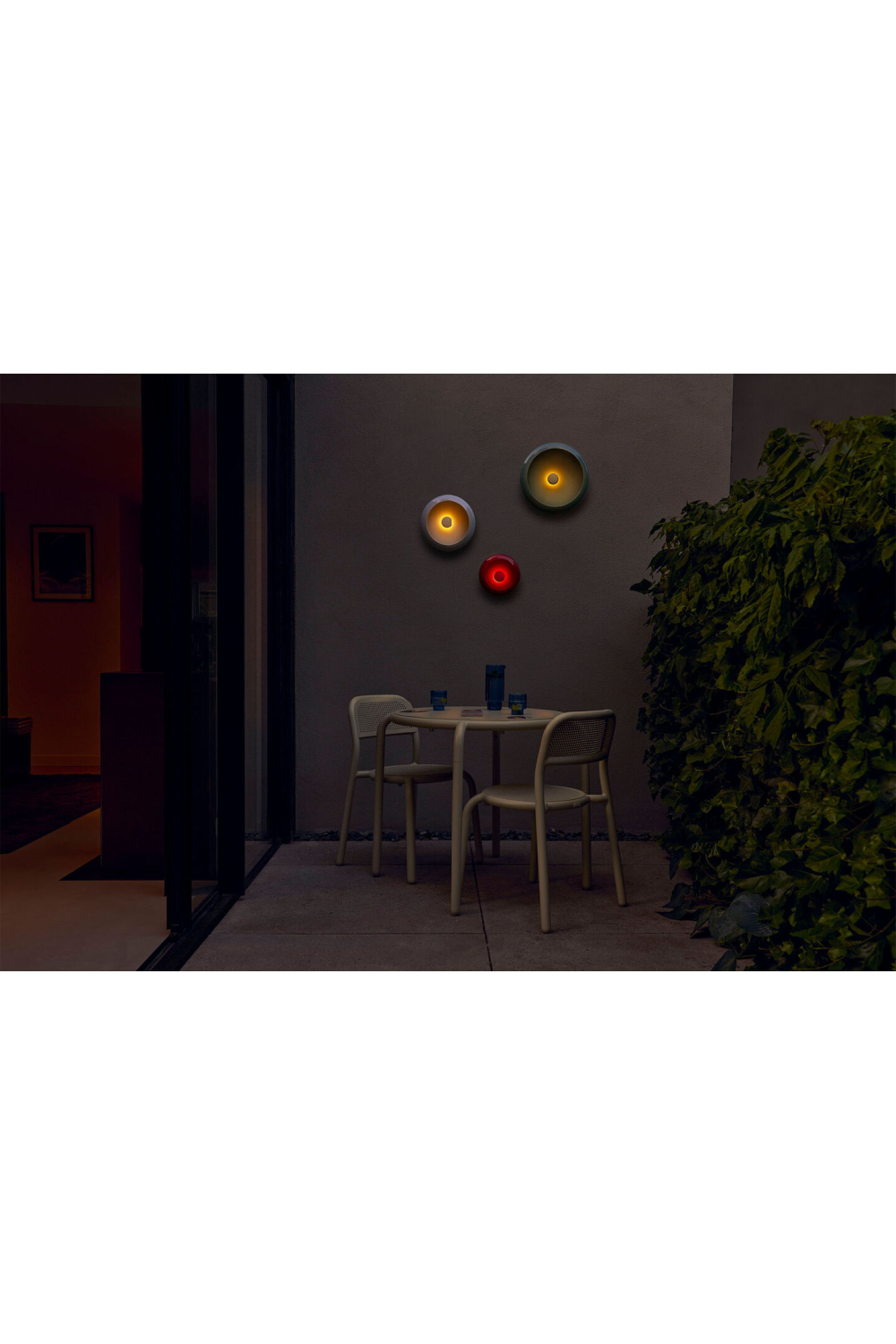 Metal Bowl Outdoor Wall Lamp M | Fatboy Oloha | OROA.com