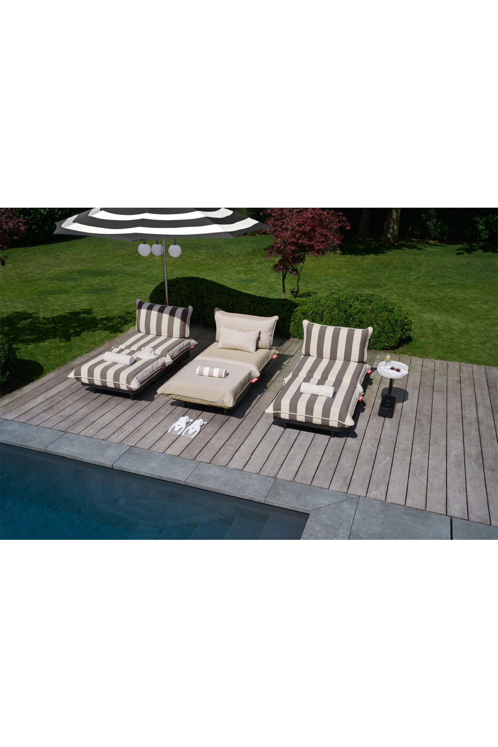 Cushioned Outdoor Daybed | Fatboy Paletti | OROA.com
