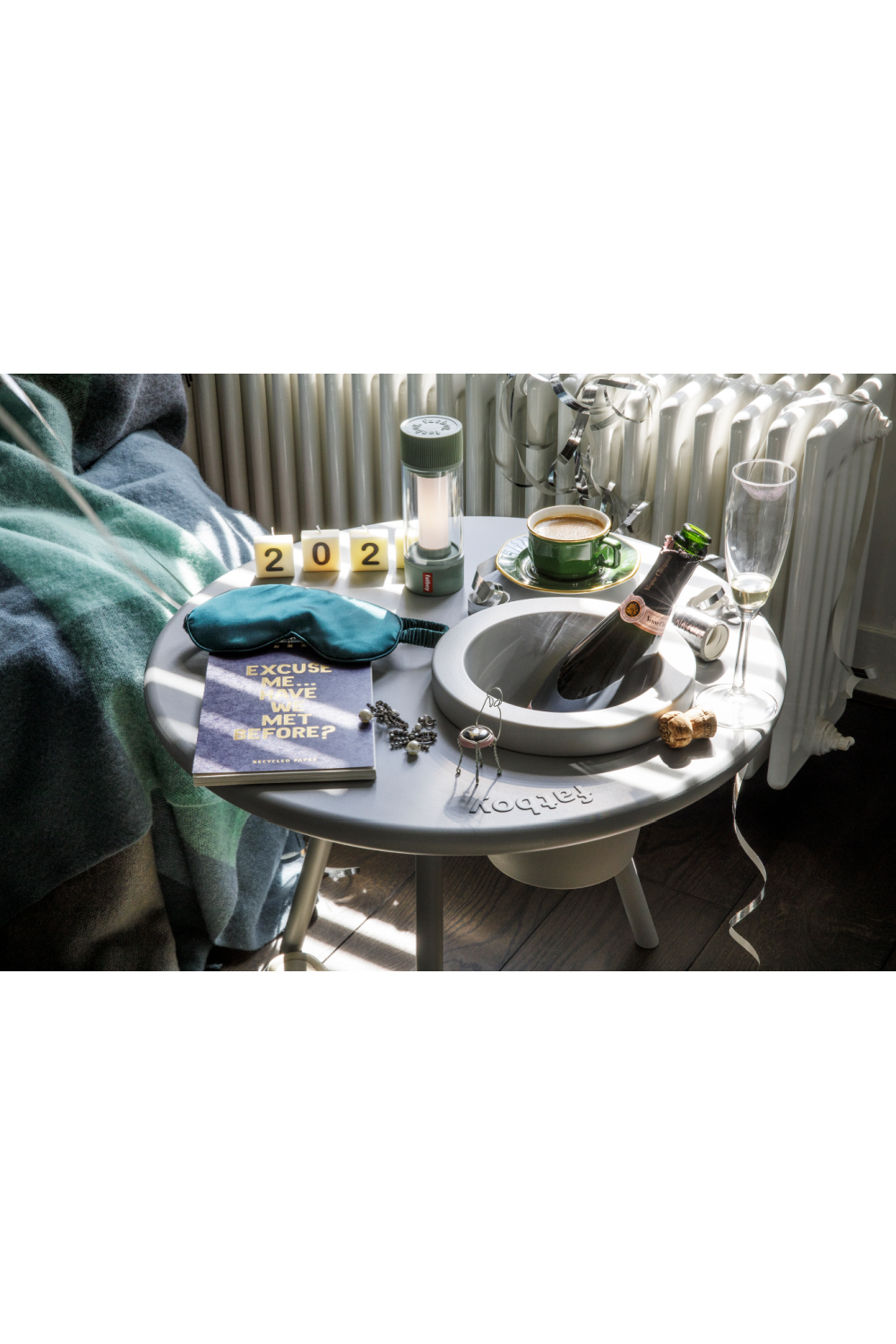 Tripod Outdoor Planter Side Table | Fatboy Bakkes | OROA.com