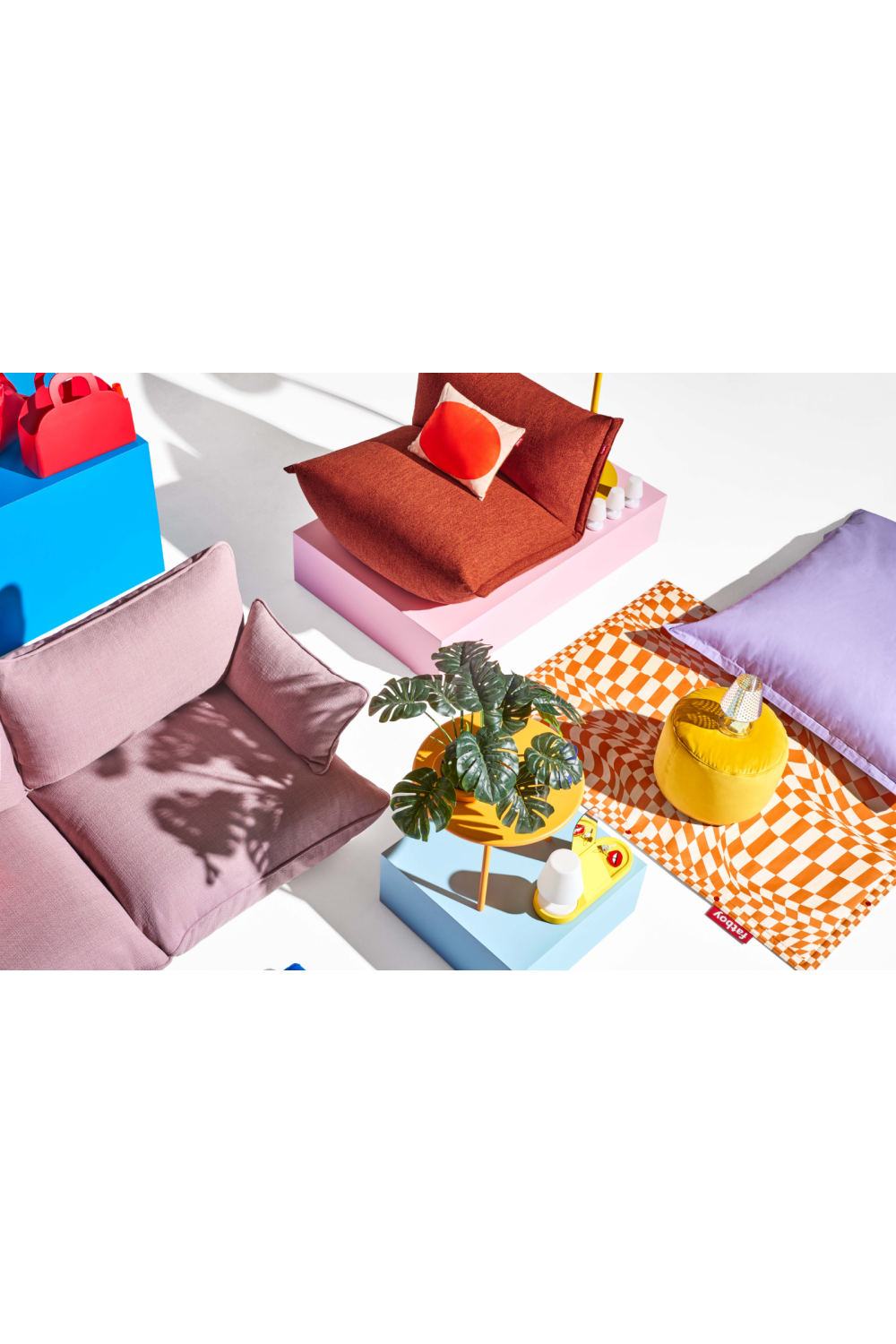 Back-Buttoned Modern Easy Chair | Fatboy The BonBaron Mingle | OROA.com