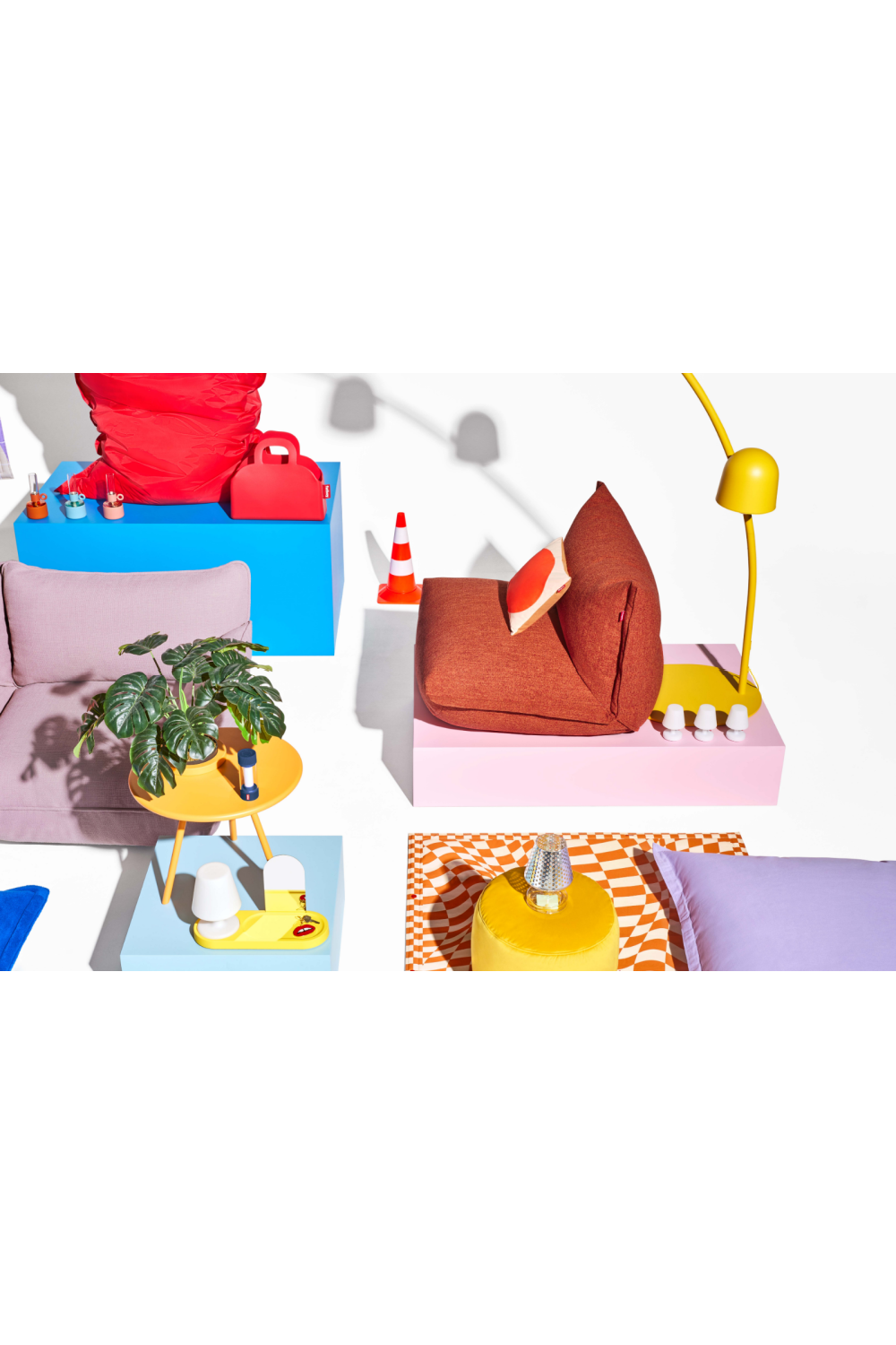 Back-Buttoned Modern Easy Chair | Fatboy The BonBaron Mingle | OROA.com