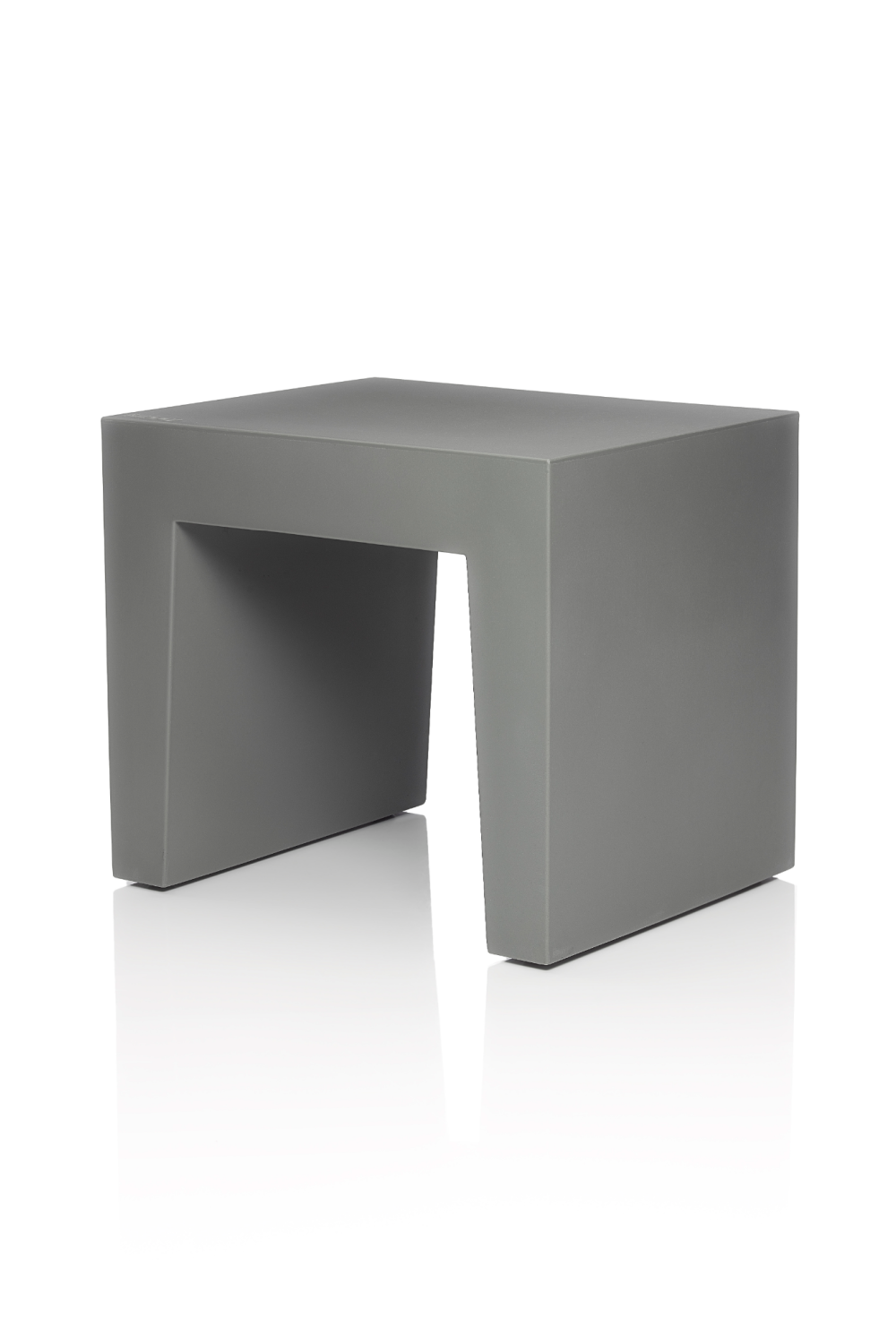 Minimalist Outdoor Stool | Fatboy Concrete | OROA.com