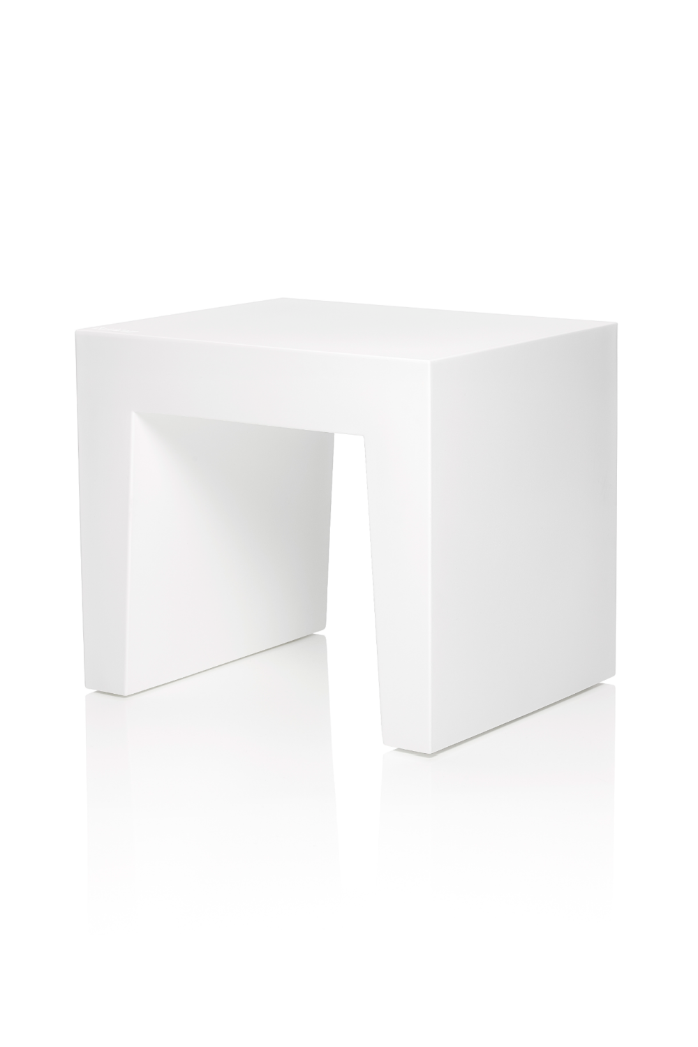 Minimalist Outdoor Stool | Fatboy Concrete | OROA.com