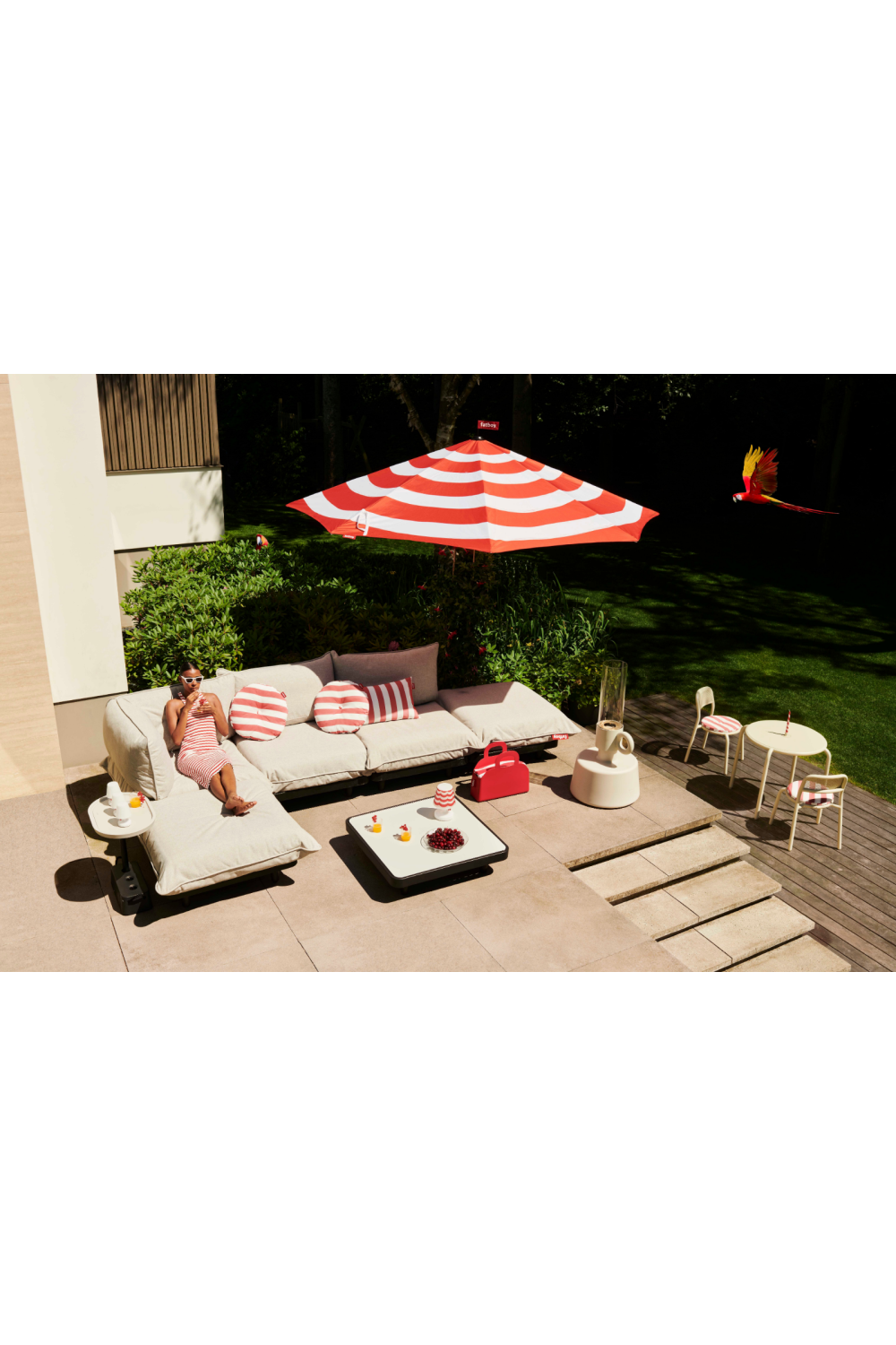 Minimalist Outdoor Corner Seat | Fatboy Paletti | OROA.com