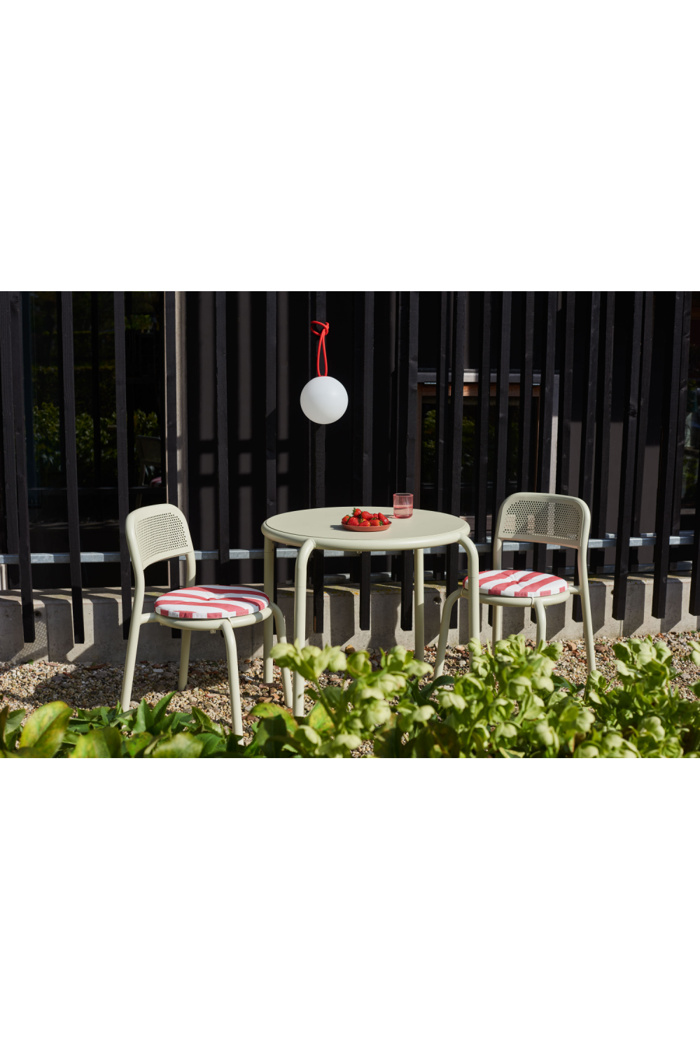 Aluminum Outdoor Bistro Table | Fatboy Toni Bistreau | OROA.com