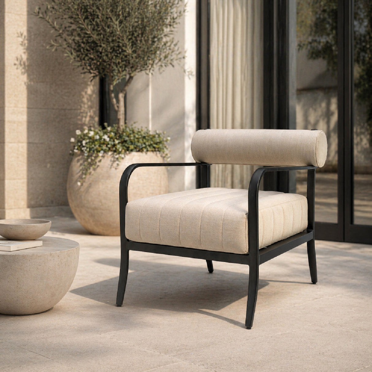 Black Aluminum Outdoor Accent Chair | Oroa.com