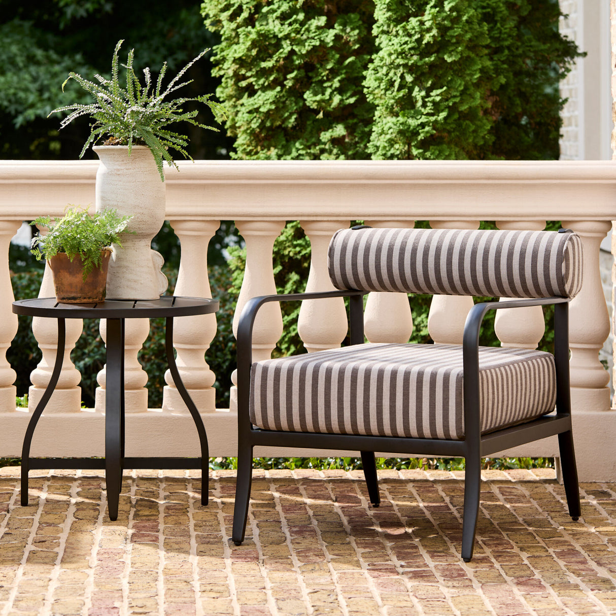Modern European furniture - Black Aluminum Outdoor End Table - www.oroa.com | Oroa.com