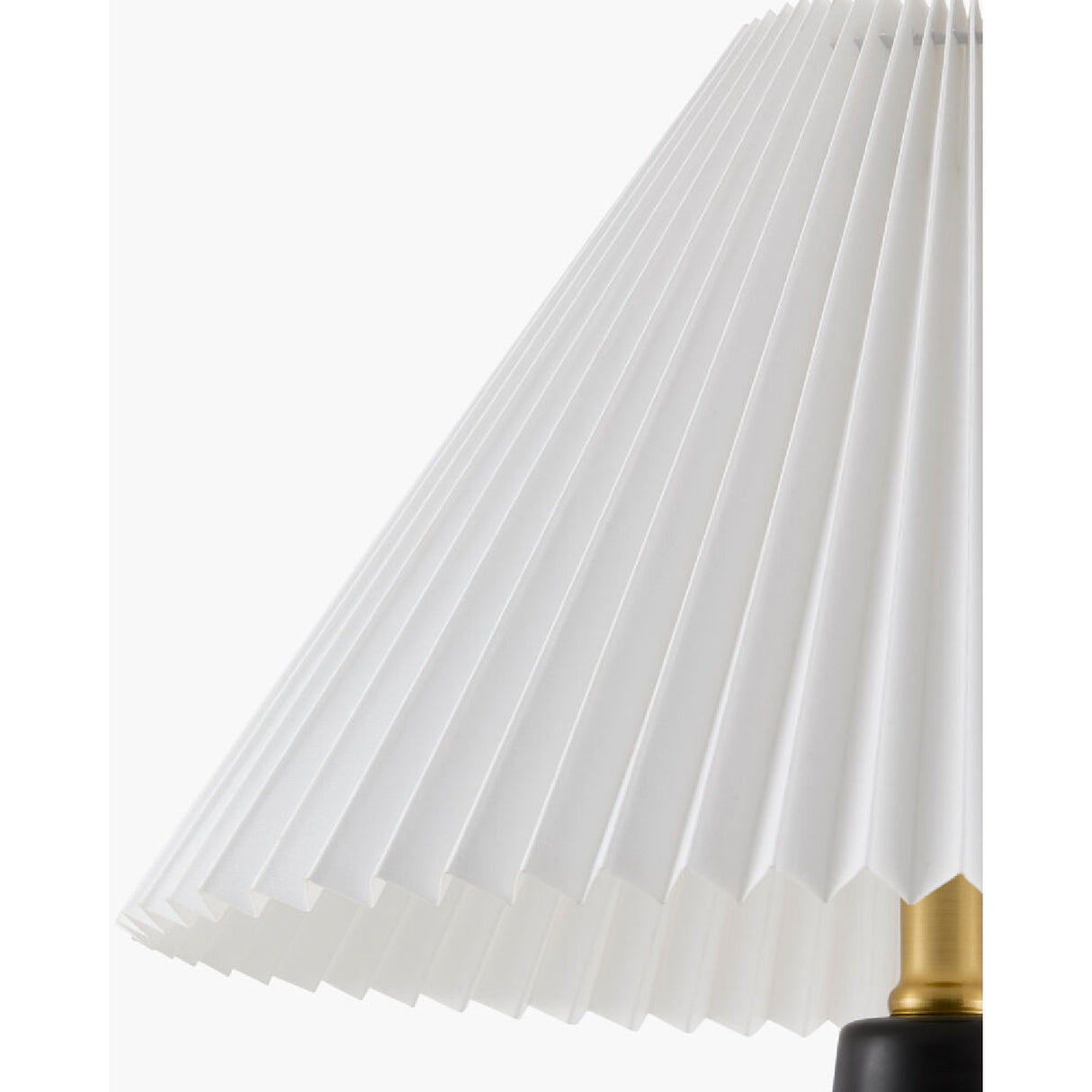 Ceramic White Linen Table Lamp | Oroa.com