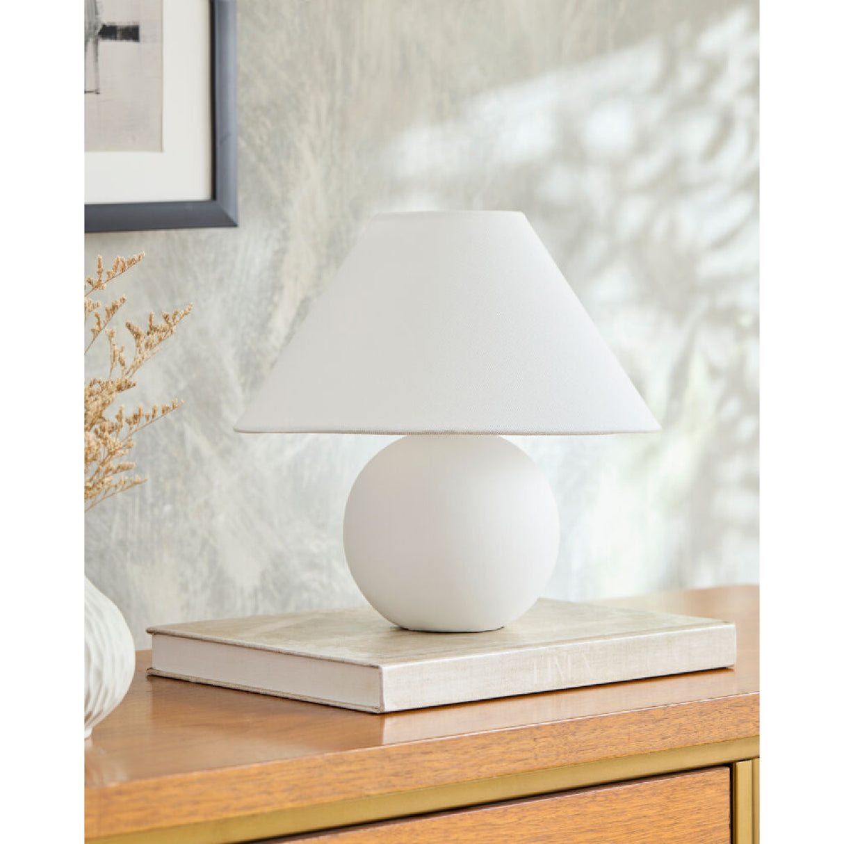 Round Ceramic Accent Table Lamp | Oroa.com