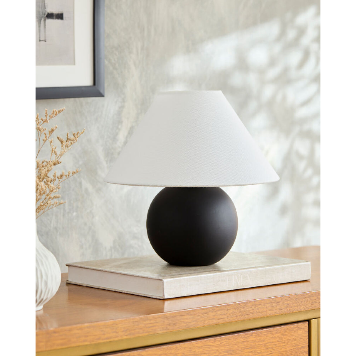 Round Ceramic Accent Table Lamp | Oroa.com